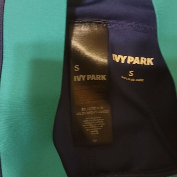 COPY - Ivy Park mid rise, crisscross front leggings size small - Picture 7 of 8